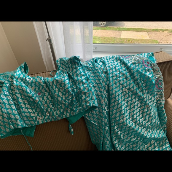 Saree - Picture 4 of 4